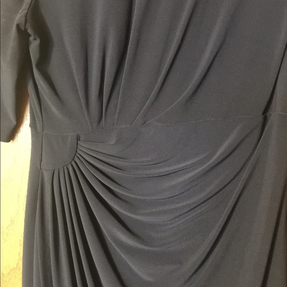 Sadie Signature Dress - Picture 2 of 3